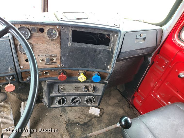 image for item IC9895 1982 Mack RWS786LST  dump truck