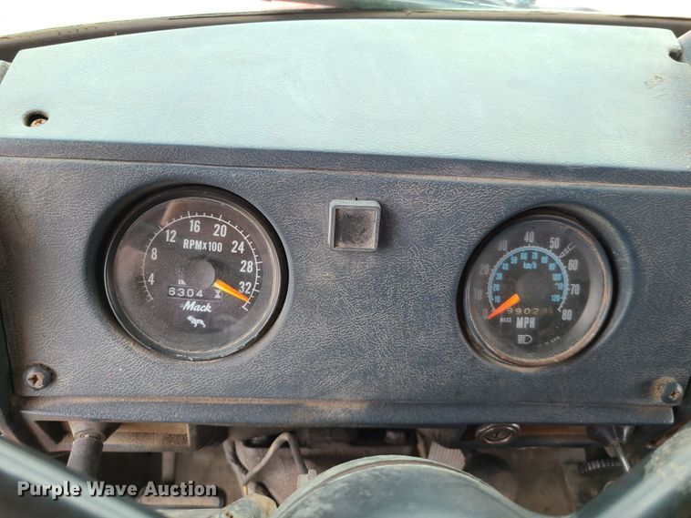 image for item IC9895 1982 Mack RWS786LST  dump truck