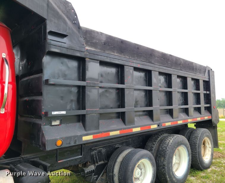 image for item IC9895 1982 Mack RWS786LST  dump truck