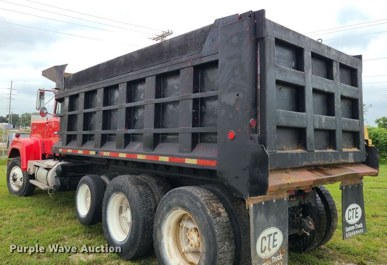 image for item IC9895 1982 Mack RWS786LST  dump truck