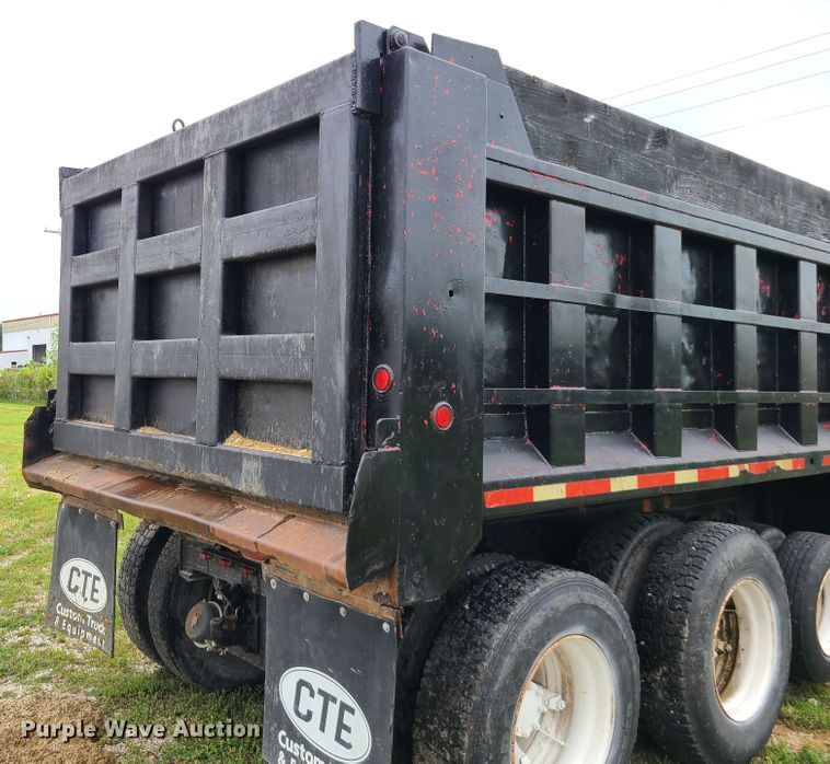 image for item IC9895 1982 Mack RWS786LST  dump truck