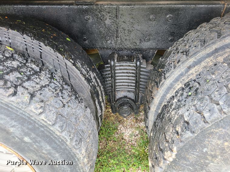 image for item IC9895 1982 Mack RWS786LST  dump truck