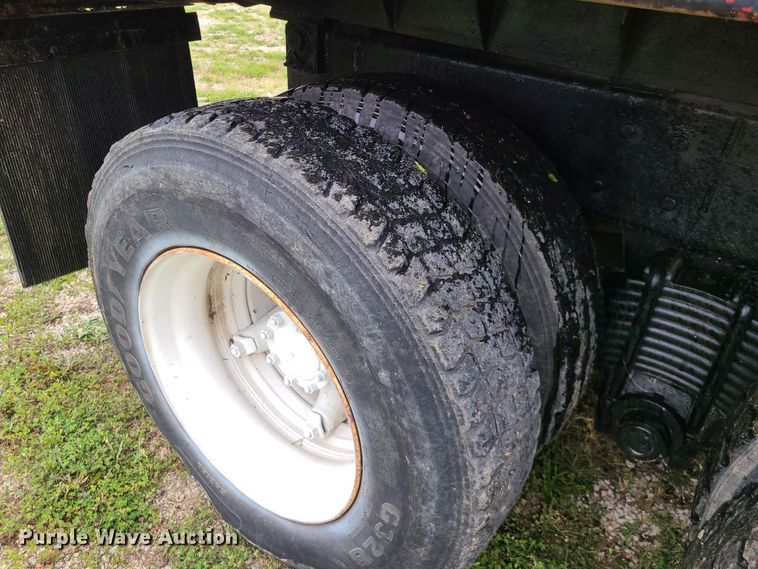 image for item IC9895 1982 Mack RWS786LST  dump truck