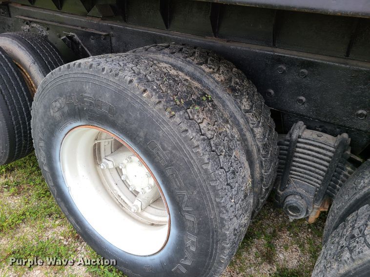 image for item IC9895 1982 Mack RWS786LST  dump truck