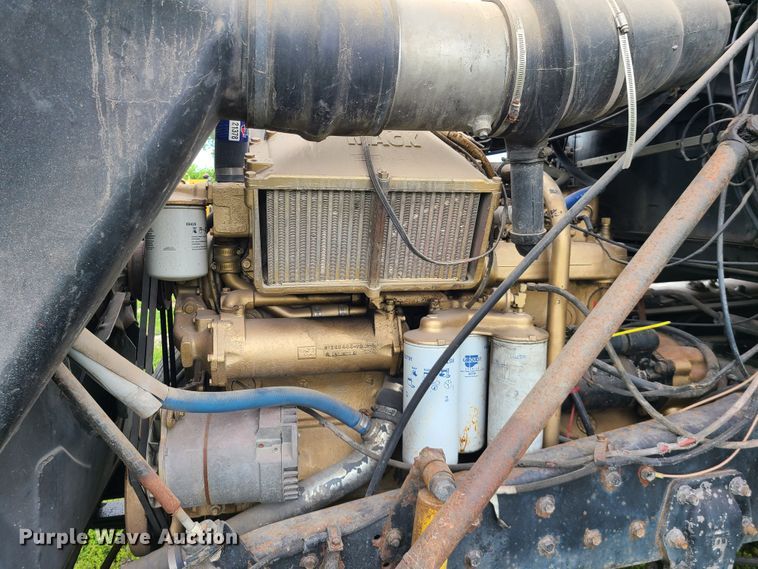 image for item IC9895 1982 Mack RWS786LST  dump truck