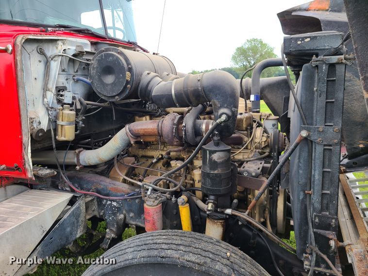 image for item IC9895 1982 Mack RWS786LST  dump truck