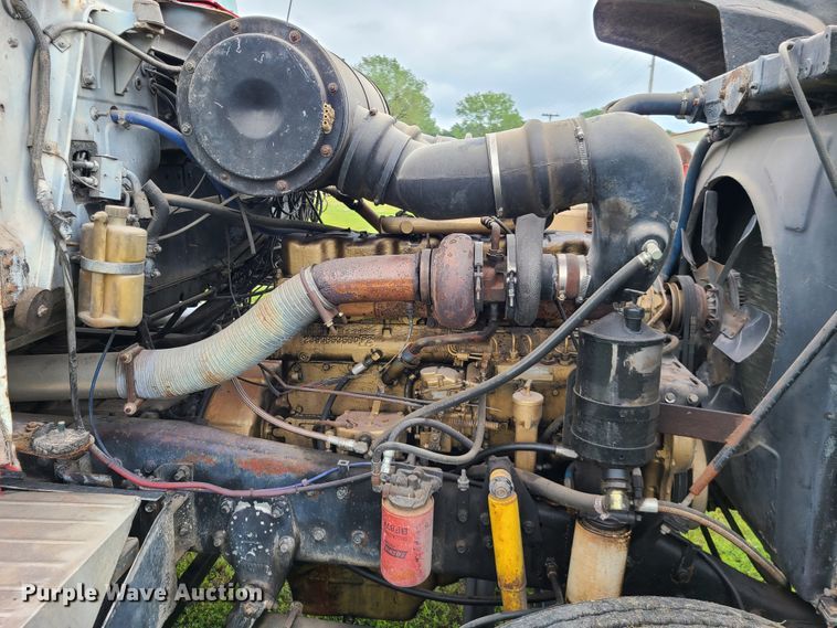 image for item IC9895 1982 Mack RWS786LST  dump truck