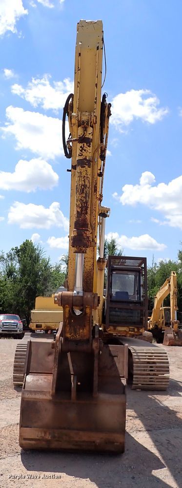 image for item IN9553 1999 Kobelco SK300LC  Mark IV excavator