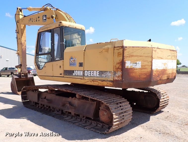 image for item IN9554 1998 John Deere 690 ELC  excavator