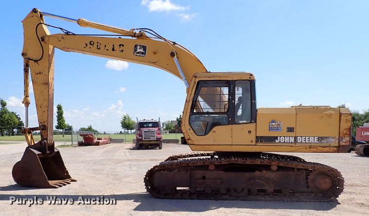 image for item IN9554 1998 John Deere 690 ELC  excavator
