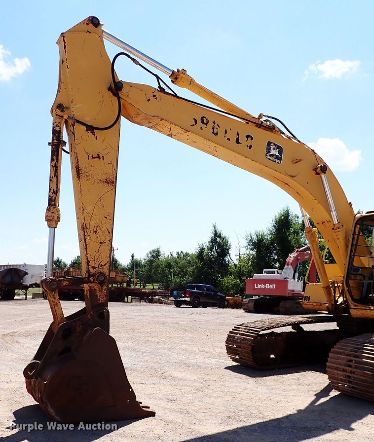 image for item IN9554 1998 John Deere 690 ELC  excavator