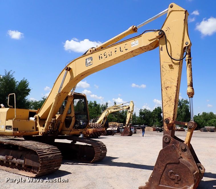 image for item IN9554 1998 John Deere 690 ELC  excavator