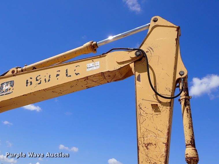 image for item IN9554 1998 John Deere 690 ELC  excavator