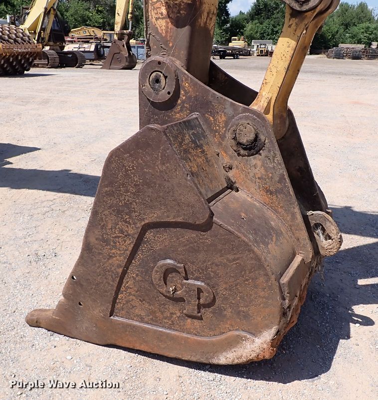 image for item IN9554 1998 John Deere 690 ELC  excavator