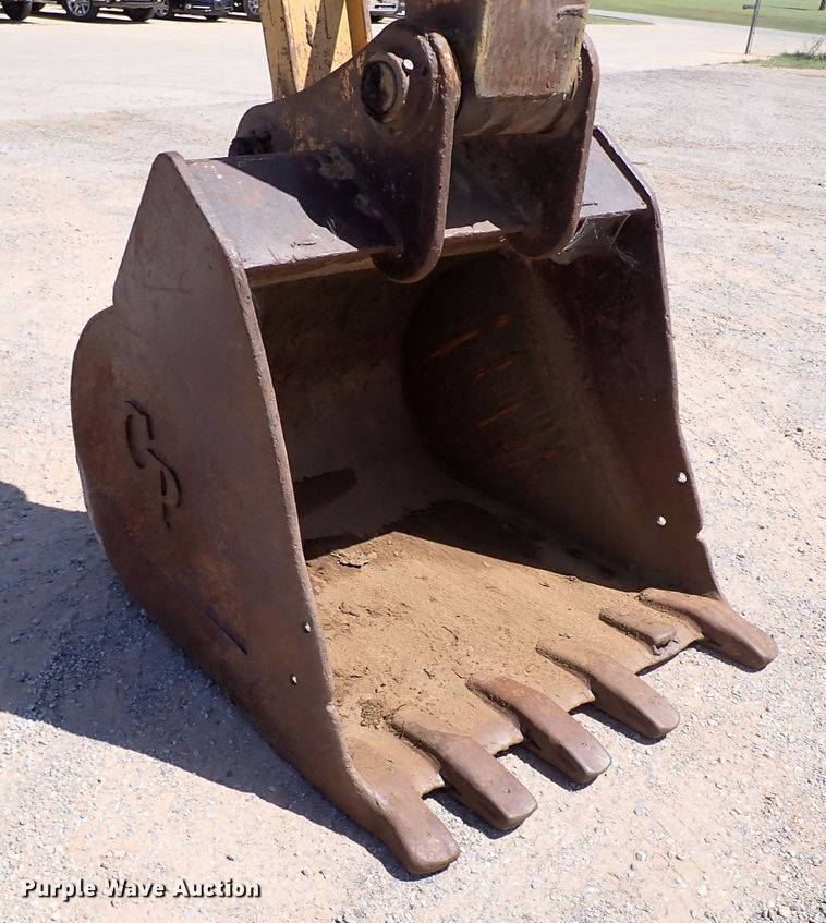 image for item IN9554 1998 John Deere 690 ELC  excavator