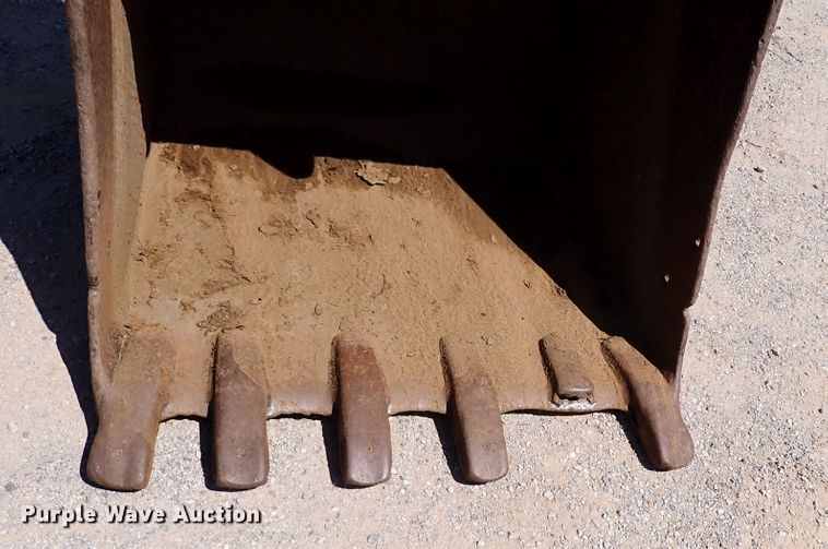 image for item IN9554 1998 John Deere 690 ELC  excavator