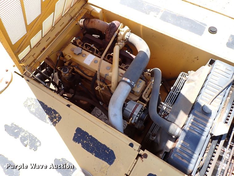 image for item IN9554 1998 John Deere 690 ELC  excavator