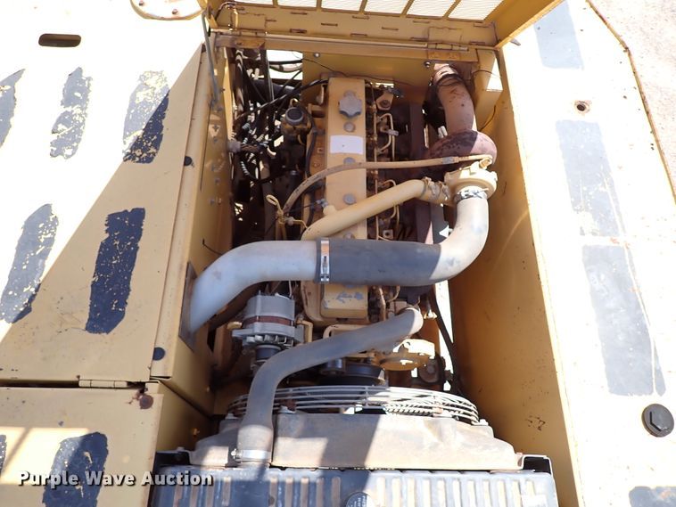 image for item IN9554 1998 John Deere 690 ELC  excavator