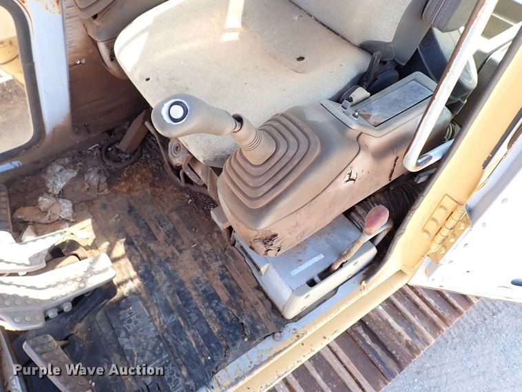 image for item IN9554 1998 John Deere 690 ELC  excavator