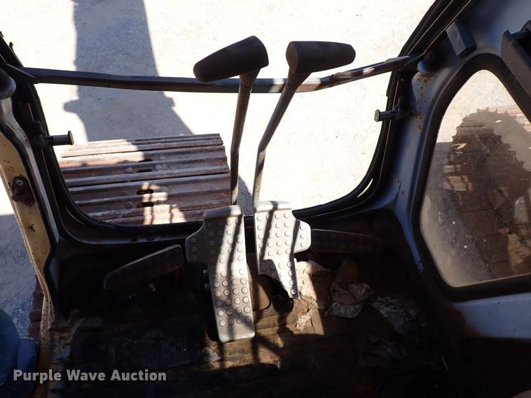 image for item IN9554 1998 John Deere 690 ELC  excavator