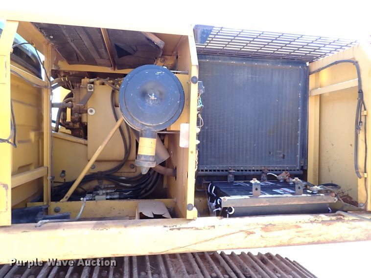 image for item IN9554 1998 John Deere 690 ELC  excavator