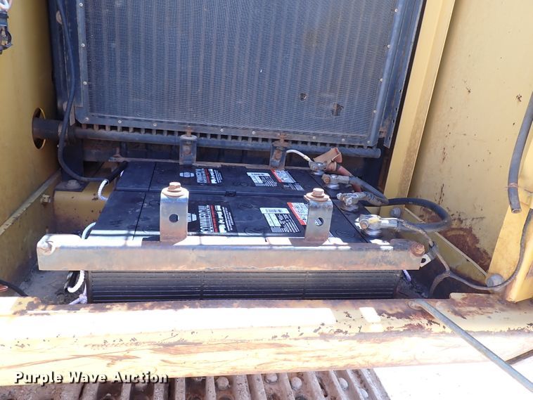 image for item IN9554 1998 John Deere 690 ELC  excavator