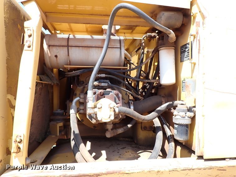 image for item IN9554 1998 John Deere 690 ELC  excavator