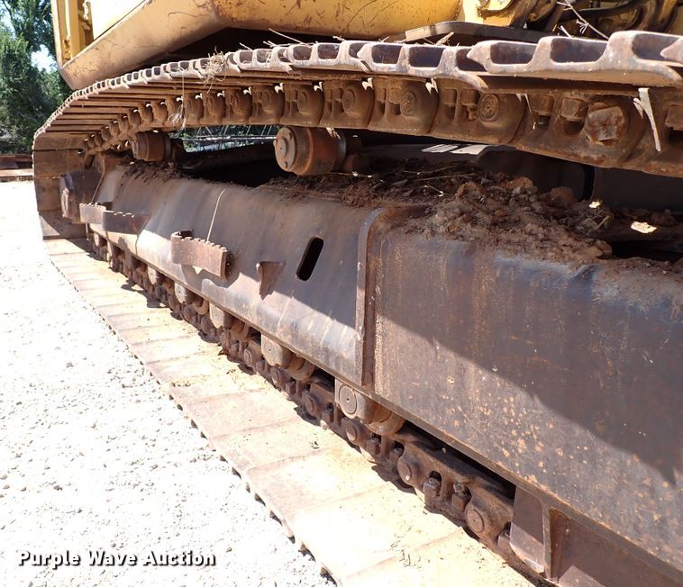 image for item IN9554 1998 John Deere 690 ELC  excavator