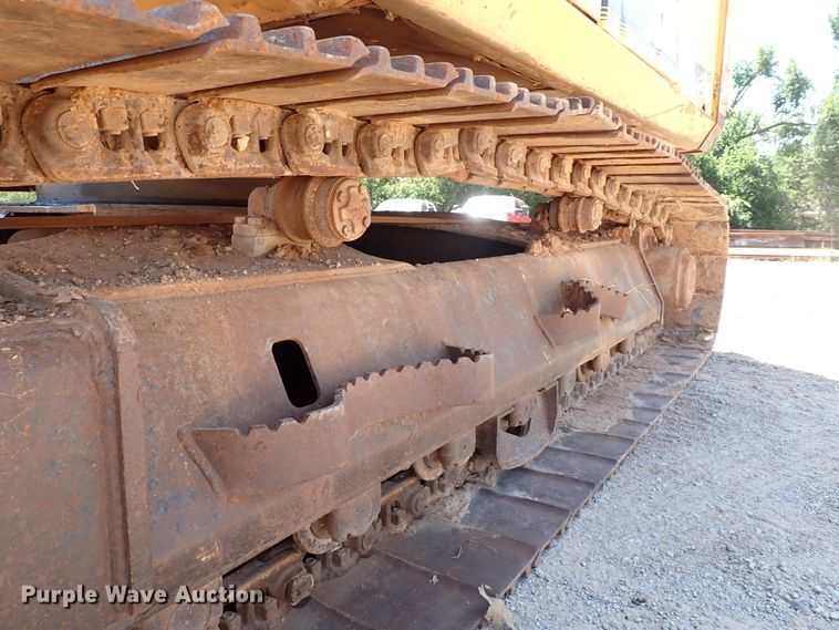 image for item IN9554 1998 John Deere 690 ELC  excavator