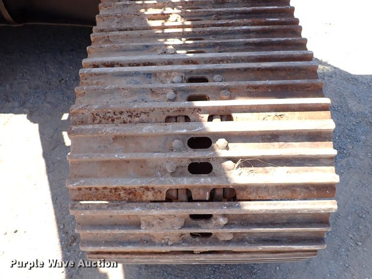 image for item IN9554 1998 John Deere 690 ELC  excavator