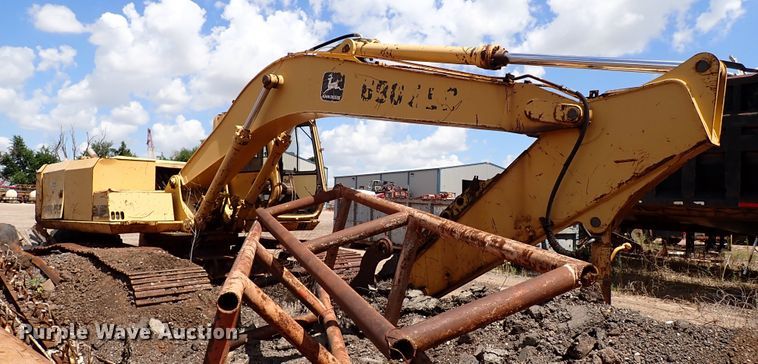 image for item IN9556 1994 John Deere 690 ELC  excavator
