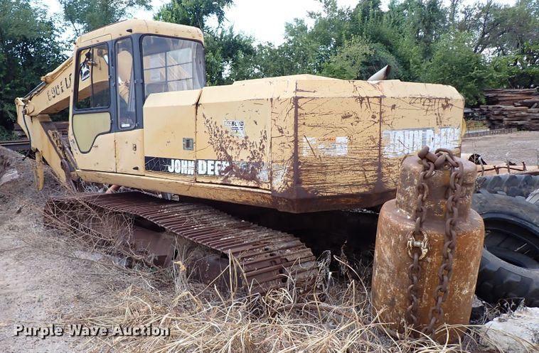 image for item IN9556 1994 John Deere 690 ELC  excavator