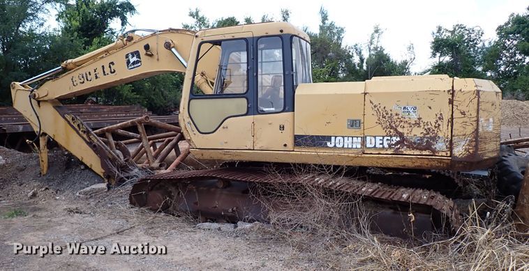image for item IN9556 1994 John Deere 690 ELC  excavator