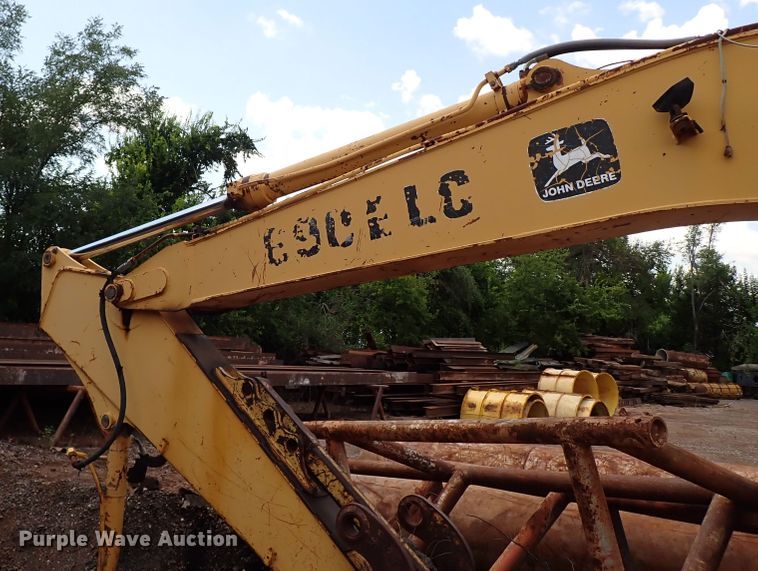 image for item IN9556 1994 John Deere 690 ELC  excavator