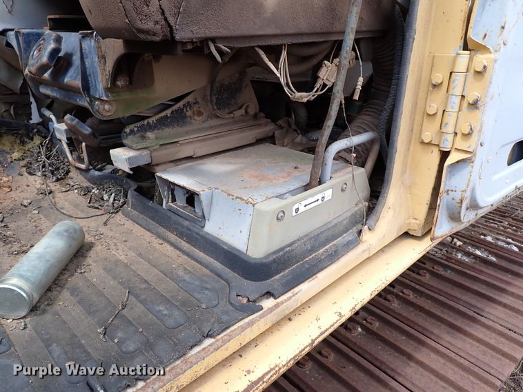 image for item IN9556 1994 John Deere 690 ELC  excavator