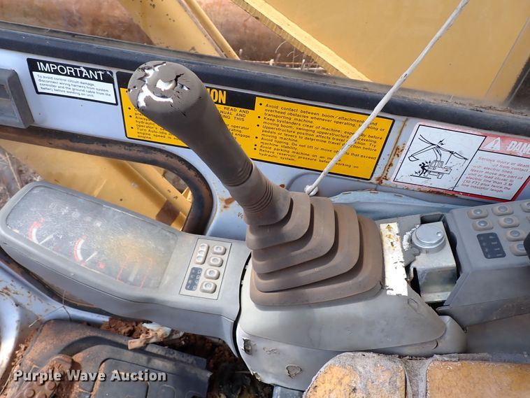 image for item IN9556 1994 John Deere 690 ELC  excavator