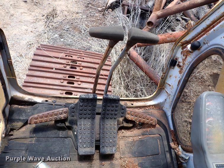 image for item IN9556 1994 John Deere 690 ELC  excavator