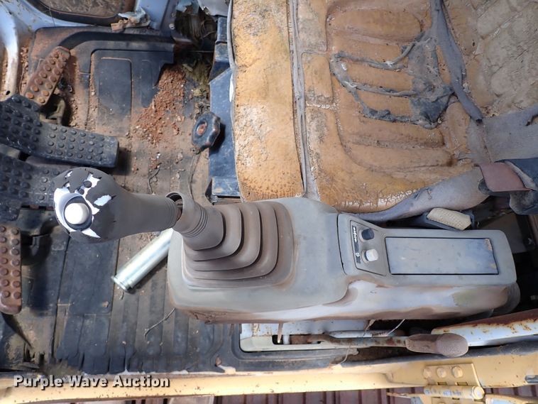 image for item IN9556 1994 John Deere 690 ELC  excavator