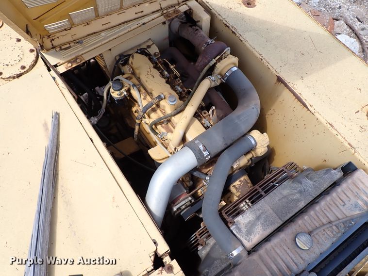 image for item IN9556 1994 John Deere 690 ELC  excavator