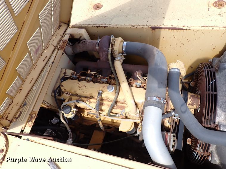 image for item IN9556 1994 John Deere 690 ELC  excavator