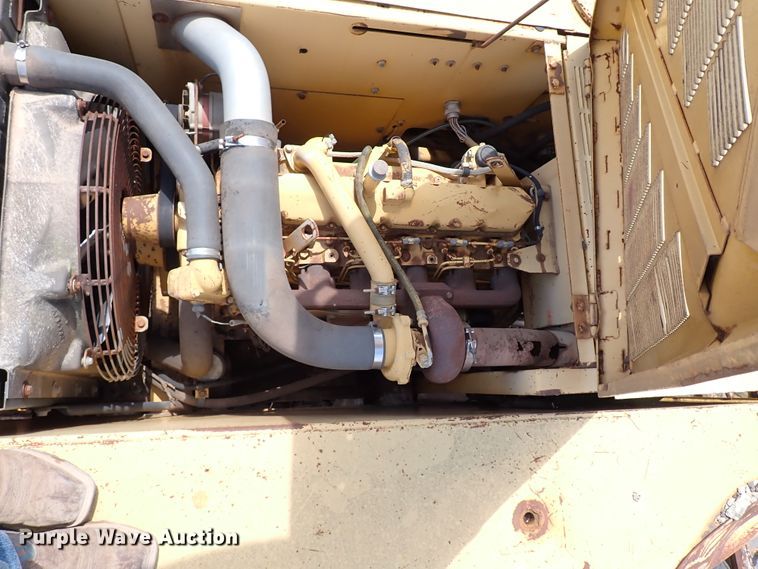 image for item IN9556 1994 John Deere 690 ELC  excavator