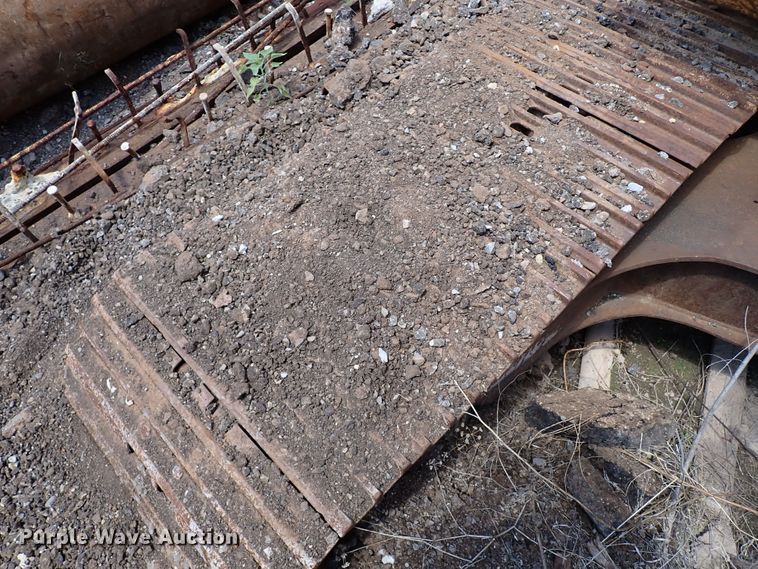 image for item IN9556 1994 John Deere 690 ELC  excavator