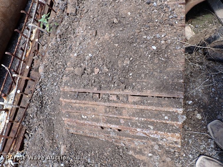 image for item IN9556 1994 John Deere 690 ELC  excavator