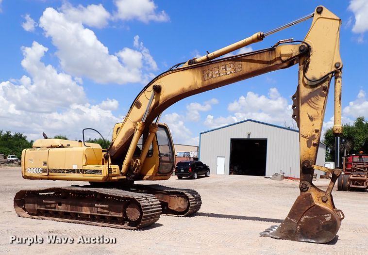 image for item IN9557 2001 John Deere 200LC  excavator