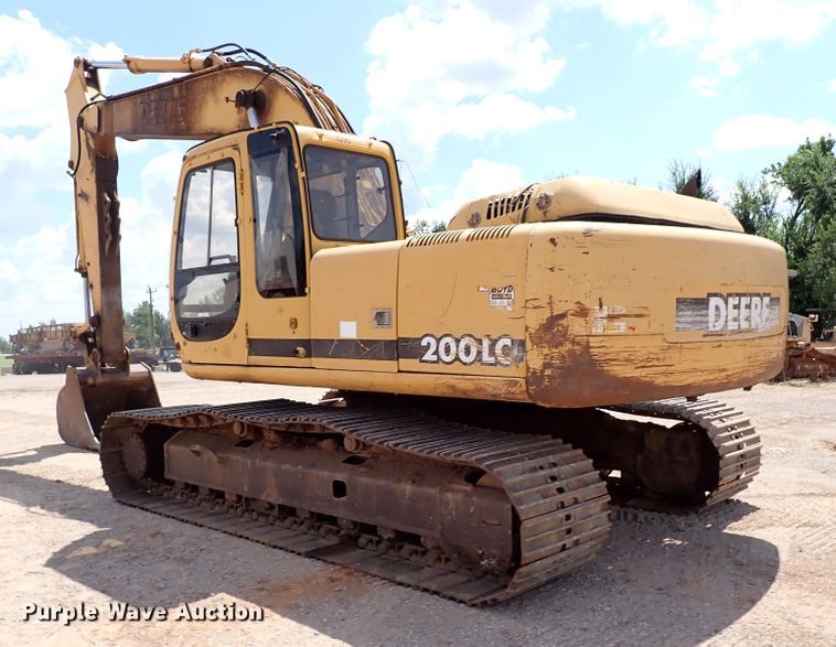 image for item IN9557 2001 John Deere 200LC  excavator