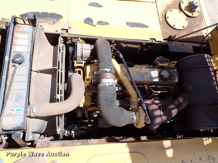 image for item IN9557 2001 John Deere 200LC  excavator