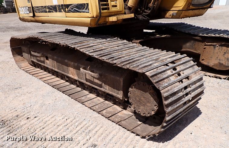 image for item IN9557 2001 John Deere 200LC  excavator