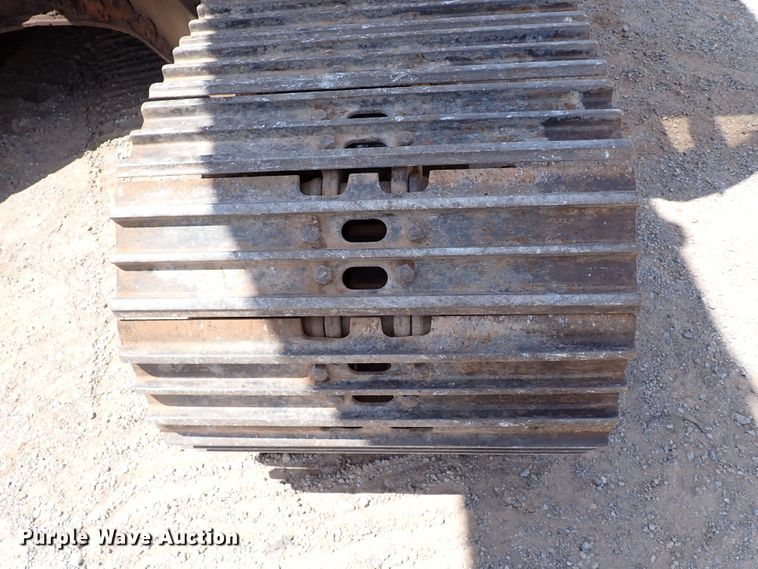 image for item IN9557 2001 John Deere 200LC  excavator