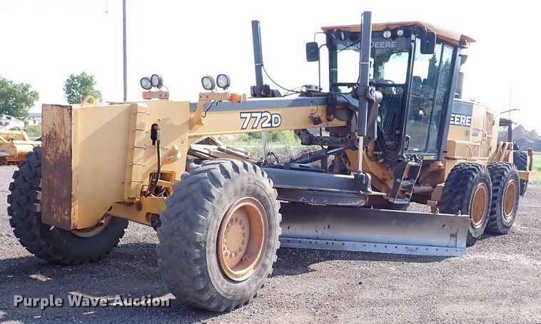 image for item IN9579 2007 John Deere 772D  motor grader