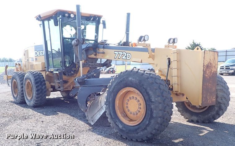 image for item IN9579 2007 John Deere 772D  motor grader